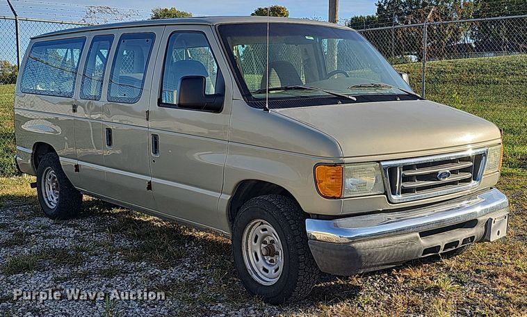 image for item DS5638 2004 Ford E150  van