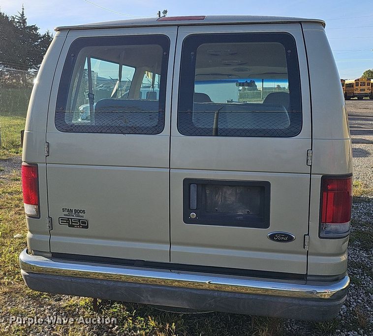 image for item DS5638 2004 Ford E150  van