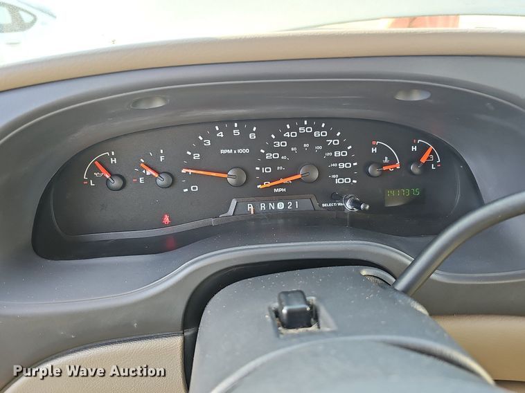 image for item DS5638 2004 Ford E150  van