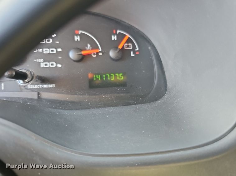 image for item DS5638 2004 Ford E150  van