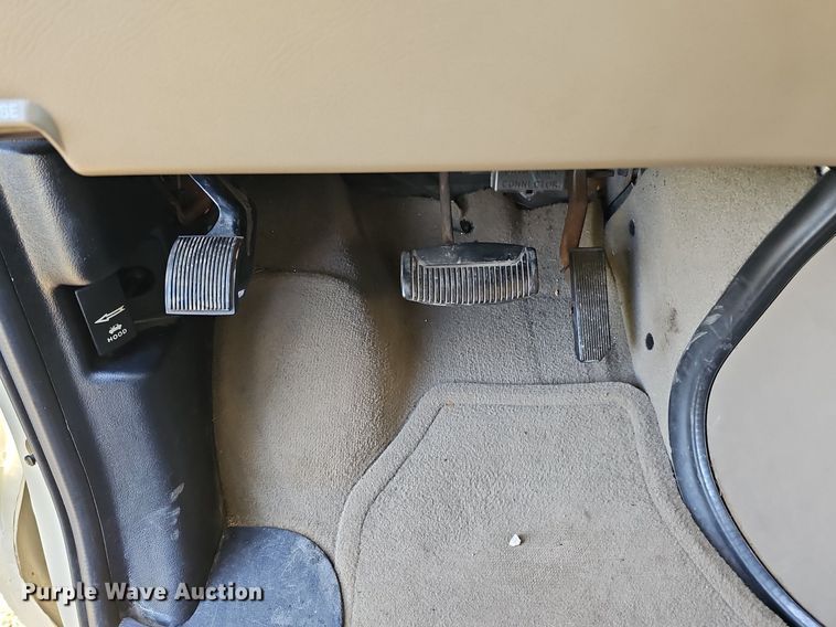 image for item DS5638 2004 Ford E150  van