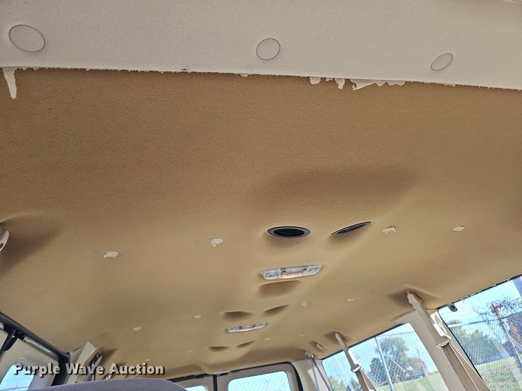 image for item DS5638 2004 Ford E150  van