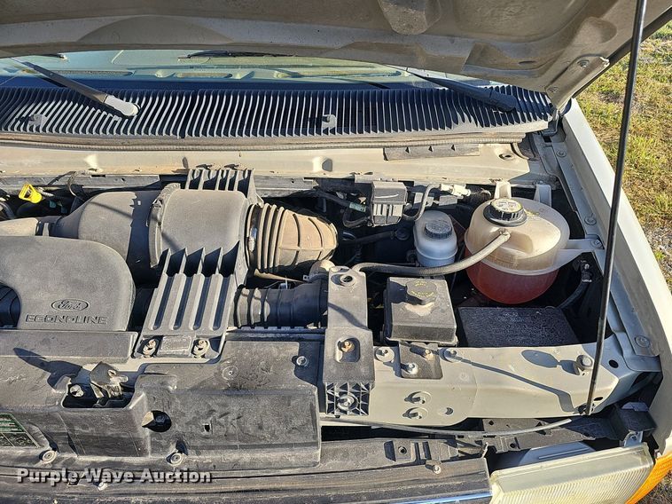 image for item DS5638 2004 Ford E150  van