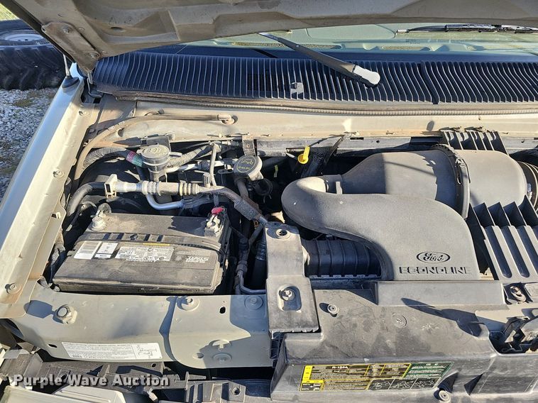 image for item DS5638 2004 Ford E150  van