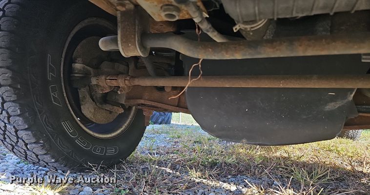 image for item DS5638 2004 Ford E150  van