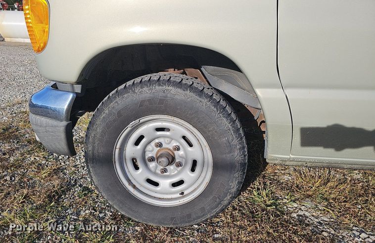 image for item DS5638 2004 Ford E150  van