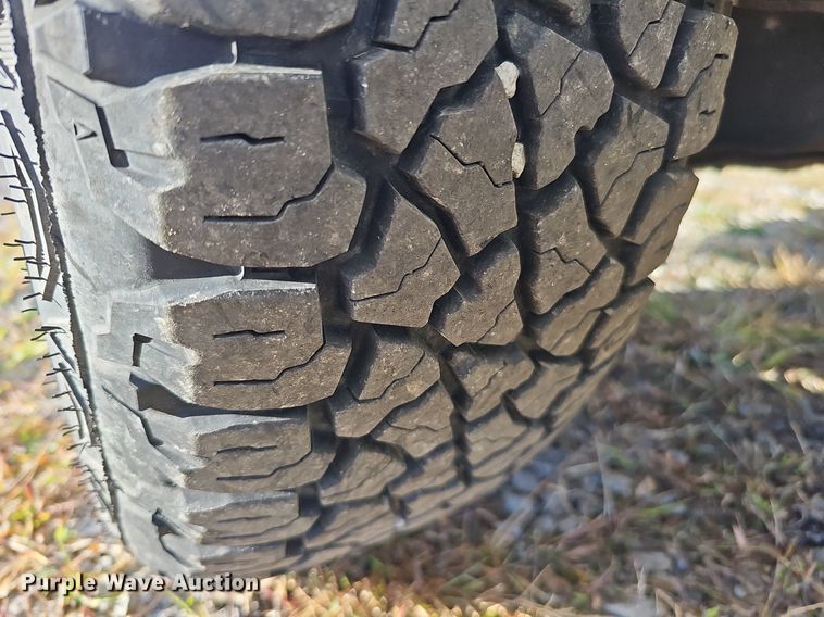 image for item DS5638 2004 Ford E150  van