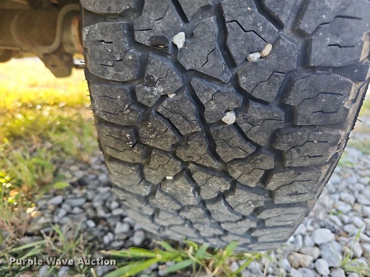 image for item DS5638 2004 Ford E150  van