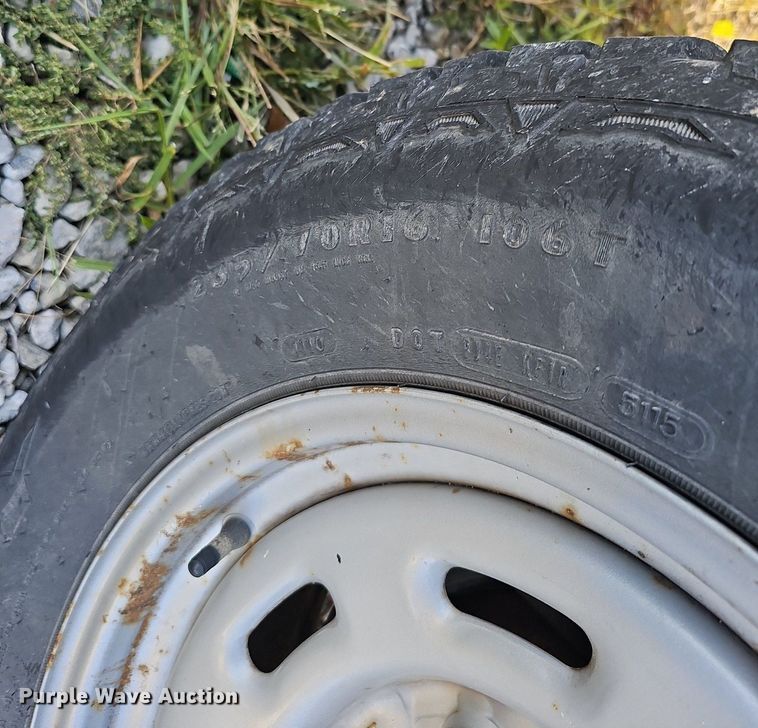 image for item DS5638 2004 Ford E150  van