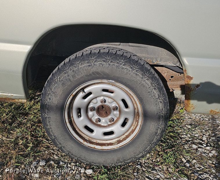 image for item DS5638 2004 Ford E150  van