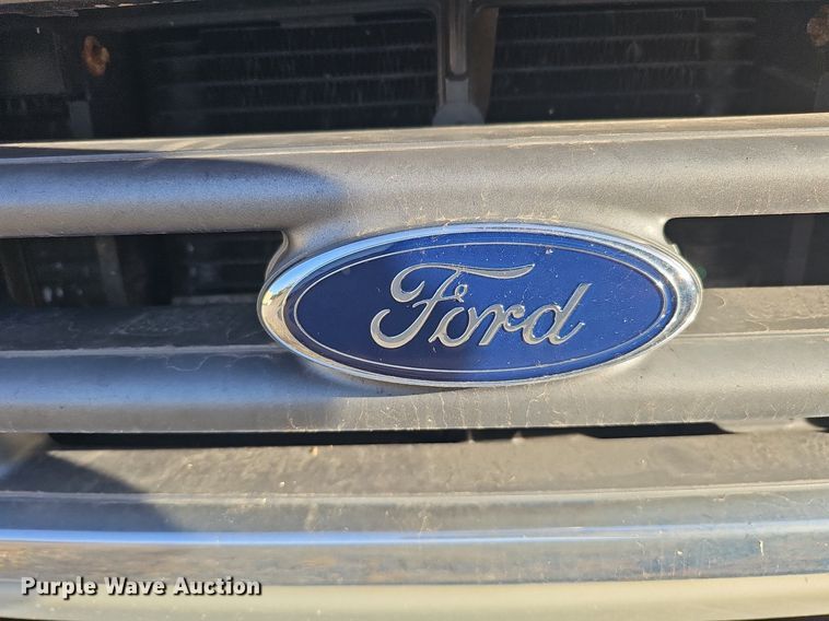 image for item DS5638 2004 Ford E150  van