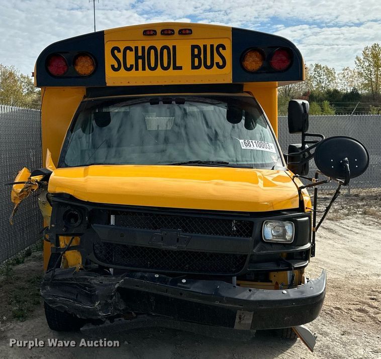 image for item DW2883 2016 Chevrolet Express 4500  school bus