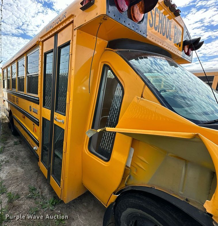 image for item DW2883 2016 Chevrolet Express 4500  school bus