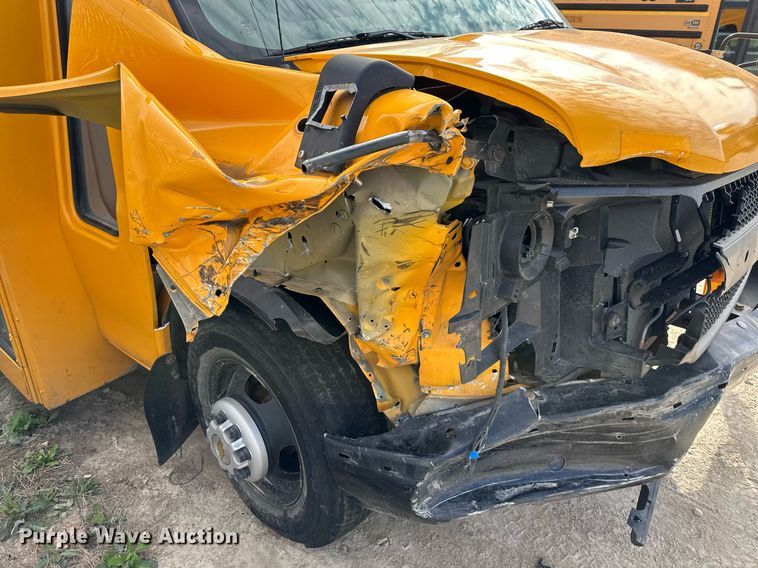 image for item DW2883 2016 Chevrolet Express 4500  school bus