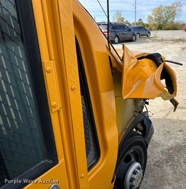 image for item DW2883 2016 Chevrolet Express 4500  school bus