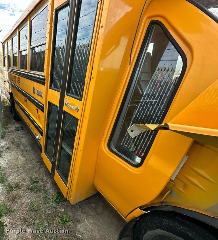 image for item DW2883 2016 Chevrolet Express 4500  school bus