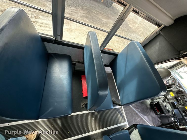 image for item DW2883 2016 Chevrolet Express 4500  school bus