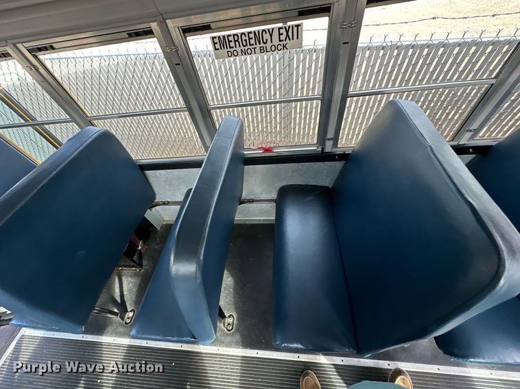 image for item DW2883 2016 Chevrolet Express 4500  school bus