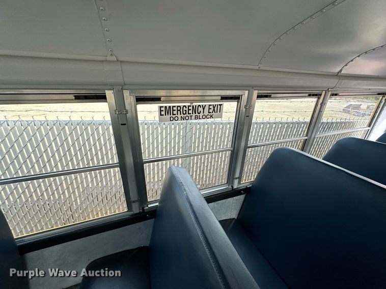 image for item DW2883 2016 Chevrolet Express 4500  school bus