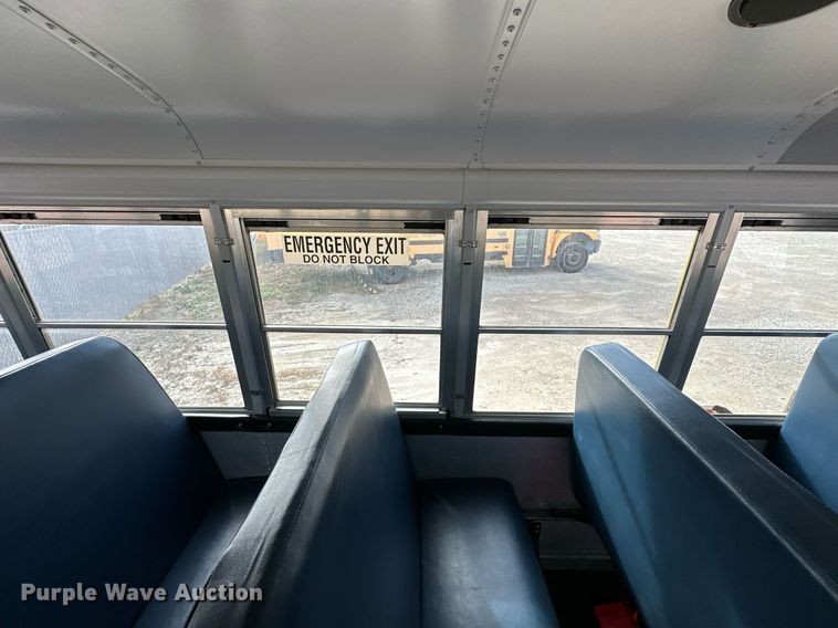 image for item DW2883 2016 Chevrolet Express 4500  school bus