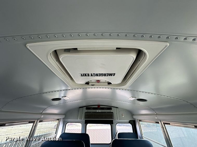 image for item DW2883 2016 Chevrolet Express 4500  school bus