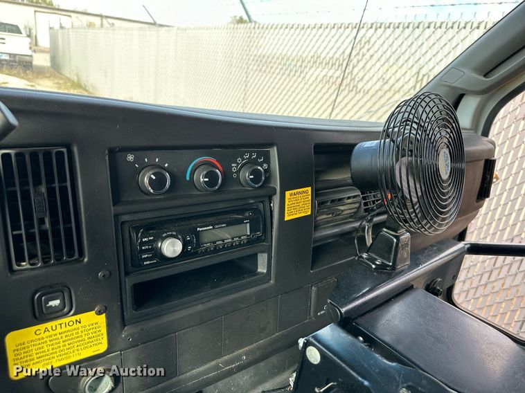 image for item DW2883 2016 Chevrolet Express 4500  school bus