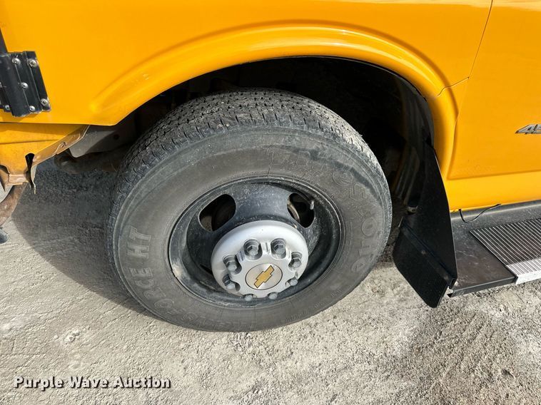 image for item DW2883 2016 Chevrolet Express 4500  school bus