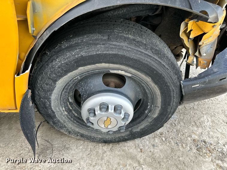 image for item DW2883 2016 Chevrolet Express 4500  school bus