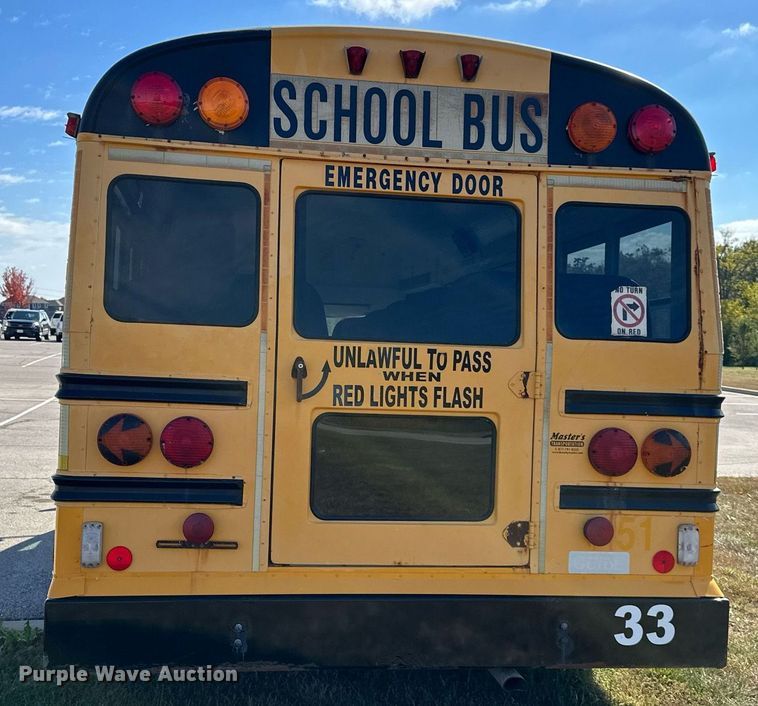 image for item DW2884 2005 GMC Savanna G3500  school bus