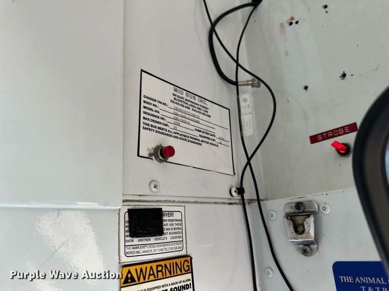 image for item DW2884 2005 GMC Savanna G3500  school bus