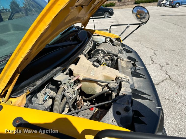 image for item DW2884 2005 GMC Savanna G3500  school bus