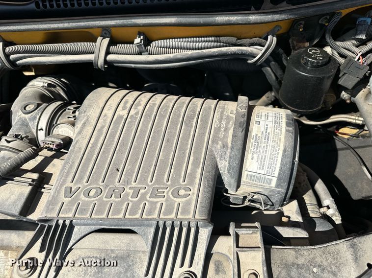 image for item DW2884 2005 GMC Savanna G3500  school bus