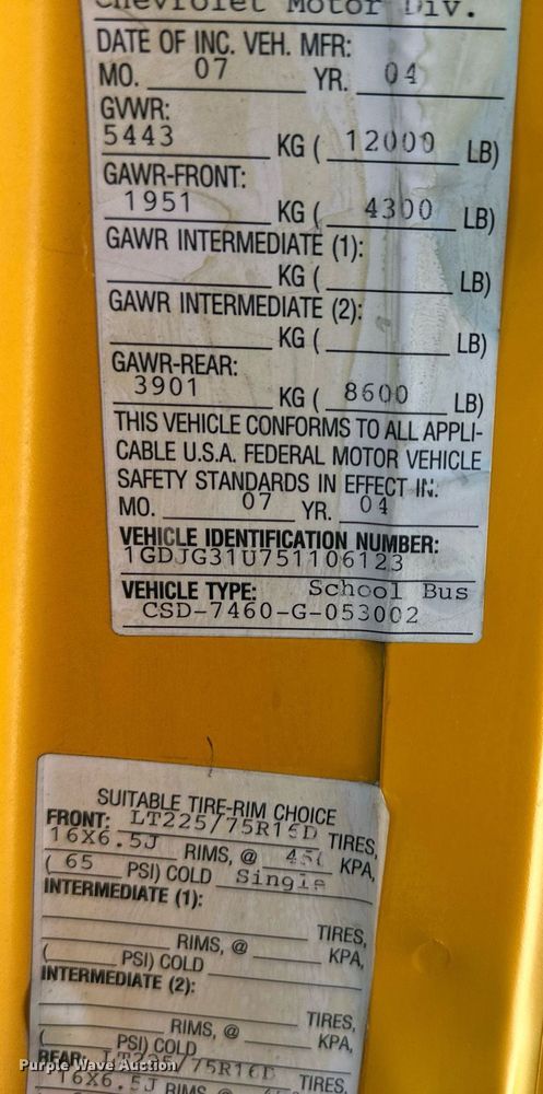 image for item DW2884 2005 GMC Savanna G3500  school bus