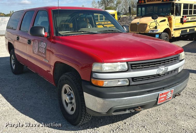 image for item DW2885 2000 Chevrolet Suburban 1500  SUV