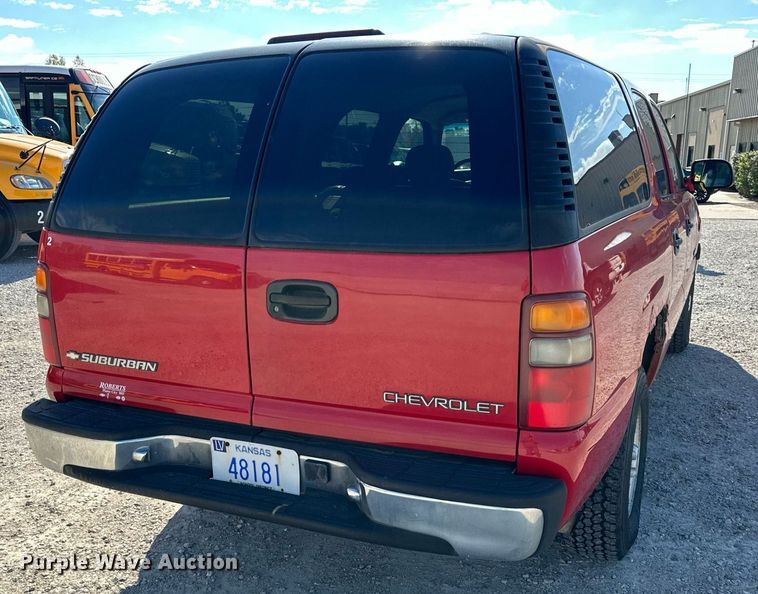 image for item DW2885 2000 Chevrolet Suburban 1500  SUV