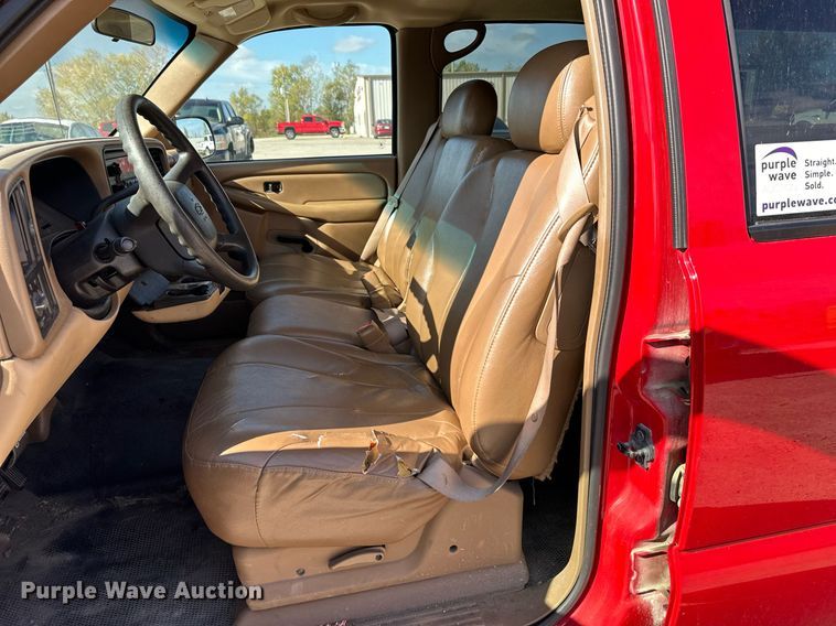 image for item DW2885 2000 Chevrolet Suburban 1500  SUV