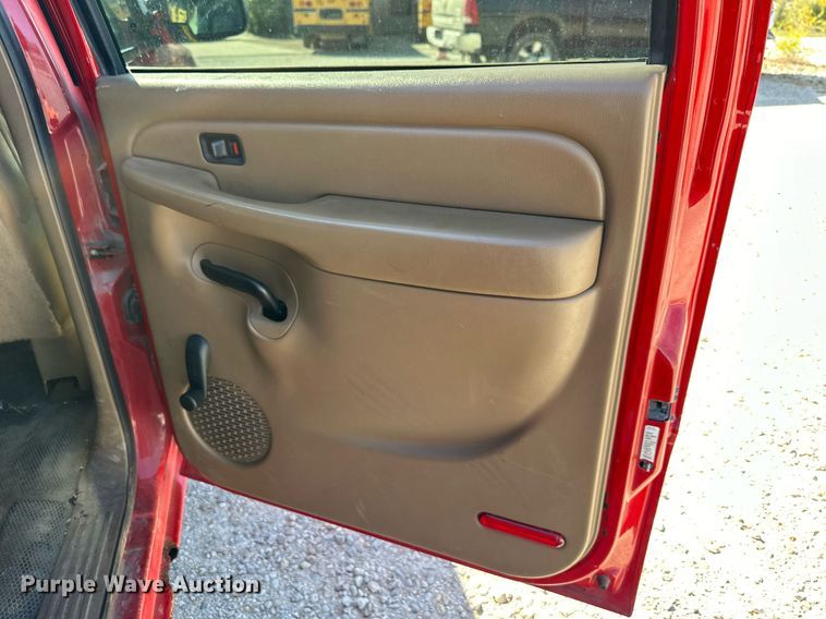 image for item DW2885 2000 Chevrolet Suburban 1500  SUV