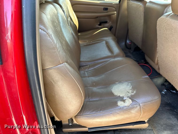 image for item DW2885 2000 Chevrolet Suburban 1500  SUV