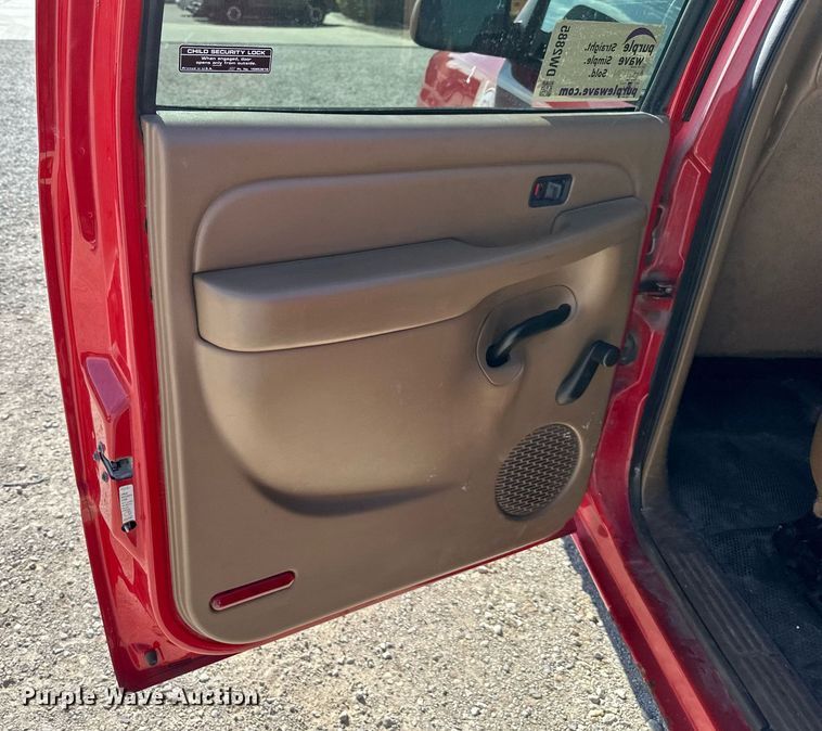 image for item DW2885 2000 Chevrolet Suburban 1500  SUV