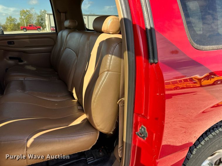 image for item DW2885 2000 Chevrolet Suburban 1500  SUV