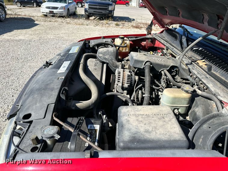 image for item DW2885 2000 Chevrolet Suburban 1500  SUV