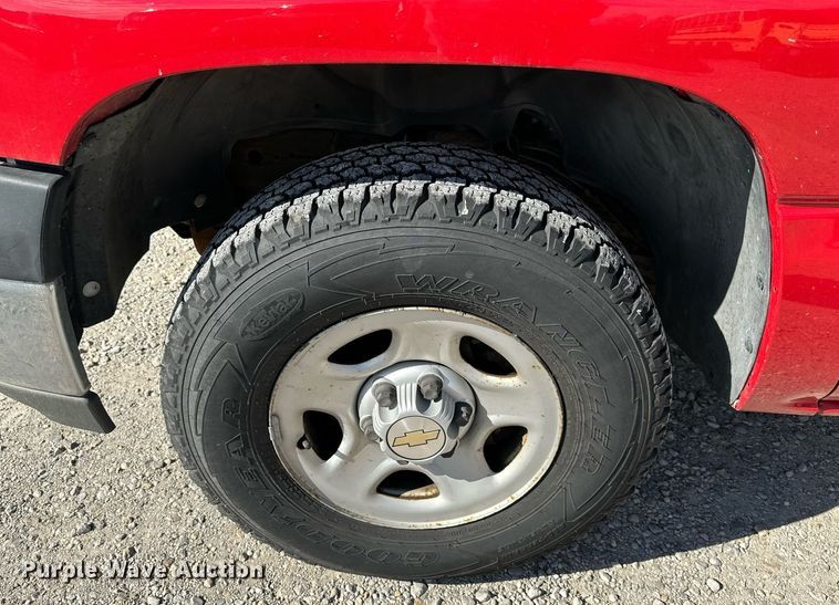 image for item DW2885 2000 Chevrolet Suburban 1500  SUV