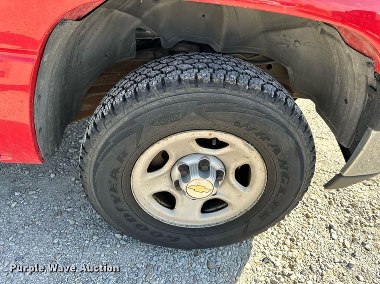 image for item DW2885 2000 Chevrolet Suburban 1500  SUV