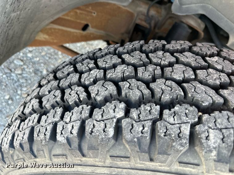 image for item DW2885 2000 Chevrolet Suburban 1500  SUV