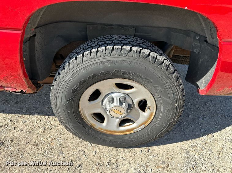 image for item DW2885 2000 Chevrolet Suburban 1500  SUV