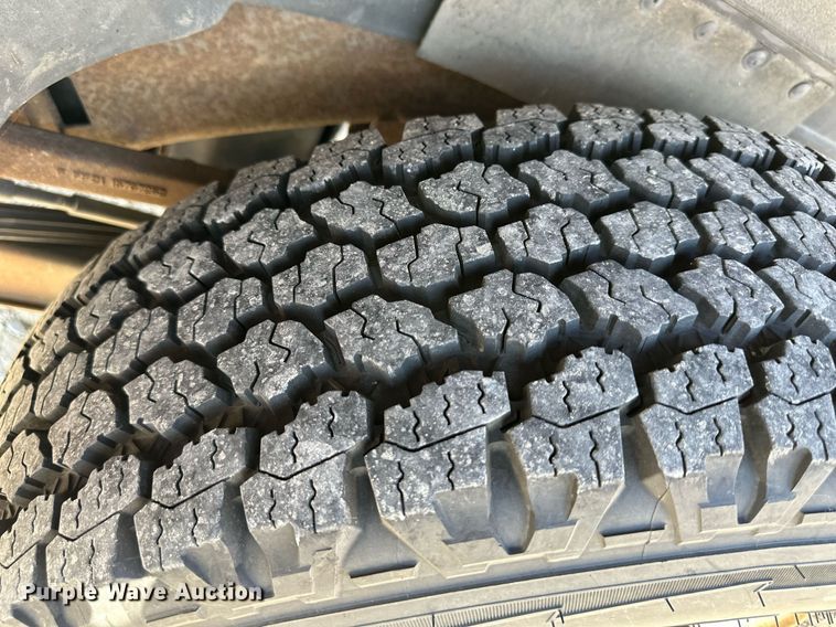 image for item DW2885 2000 Chevrolet Suburban 1500  SUV