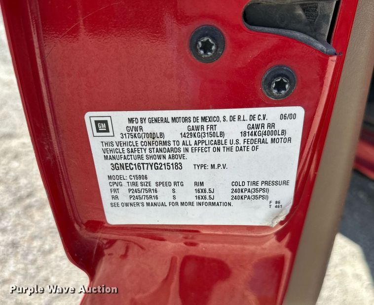 image for item DW2885 2000 Chevrolet Suburban 1500  SUV