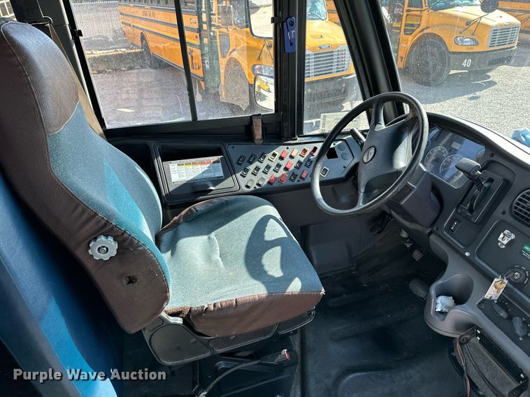 image for item DW2886 2010 Thomas B2  school bus