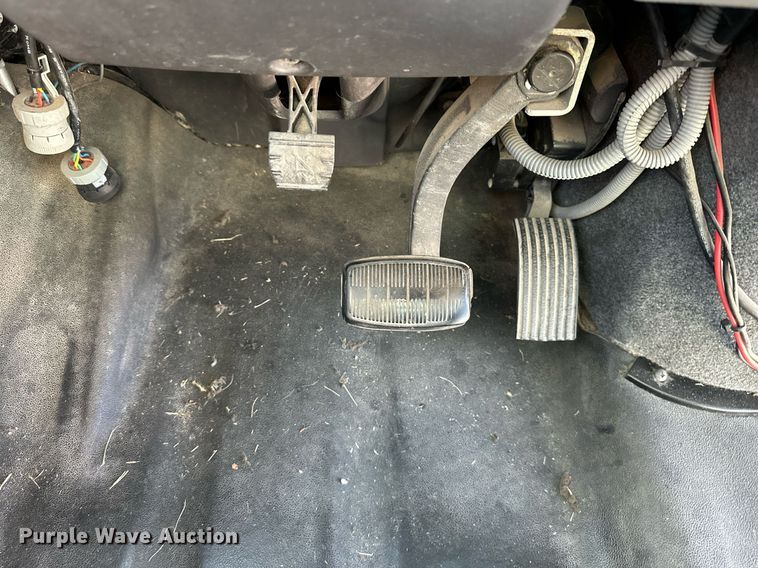 image for item DW2886 2010 Thomas B2  school bus