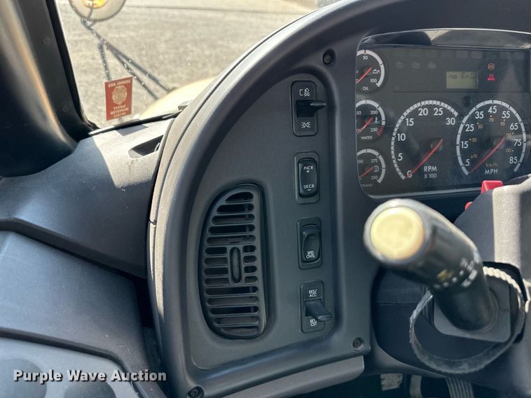 image for item DW2886 2010 Thomas B2  school bus